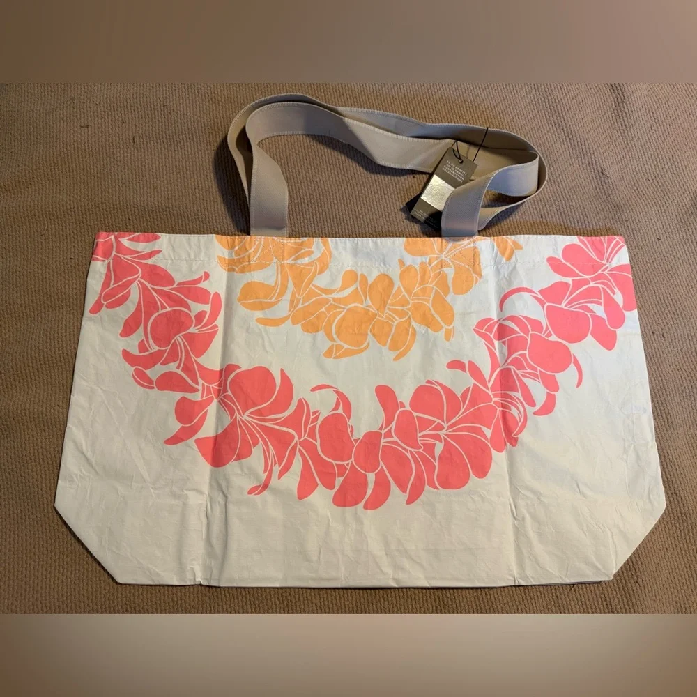 NWT ALOHA Collection Lucky 11 Limited Tropical Plumeria Lei Holo Holo Tote - Picture 3 of 4